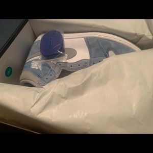Jordan 1 “Hyper Royal” Size 11 DS